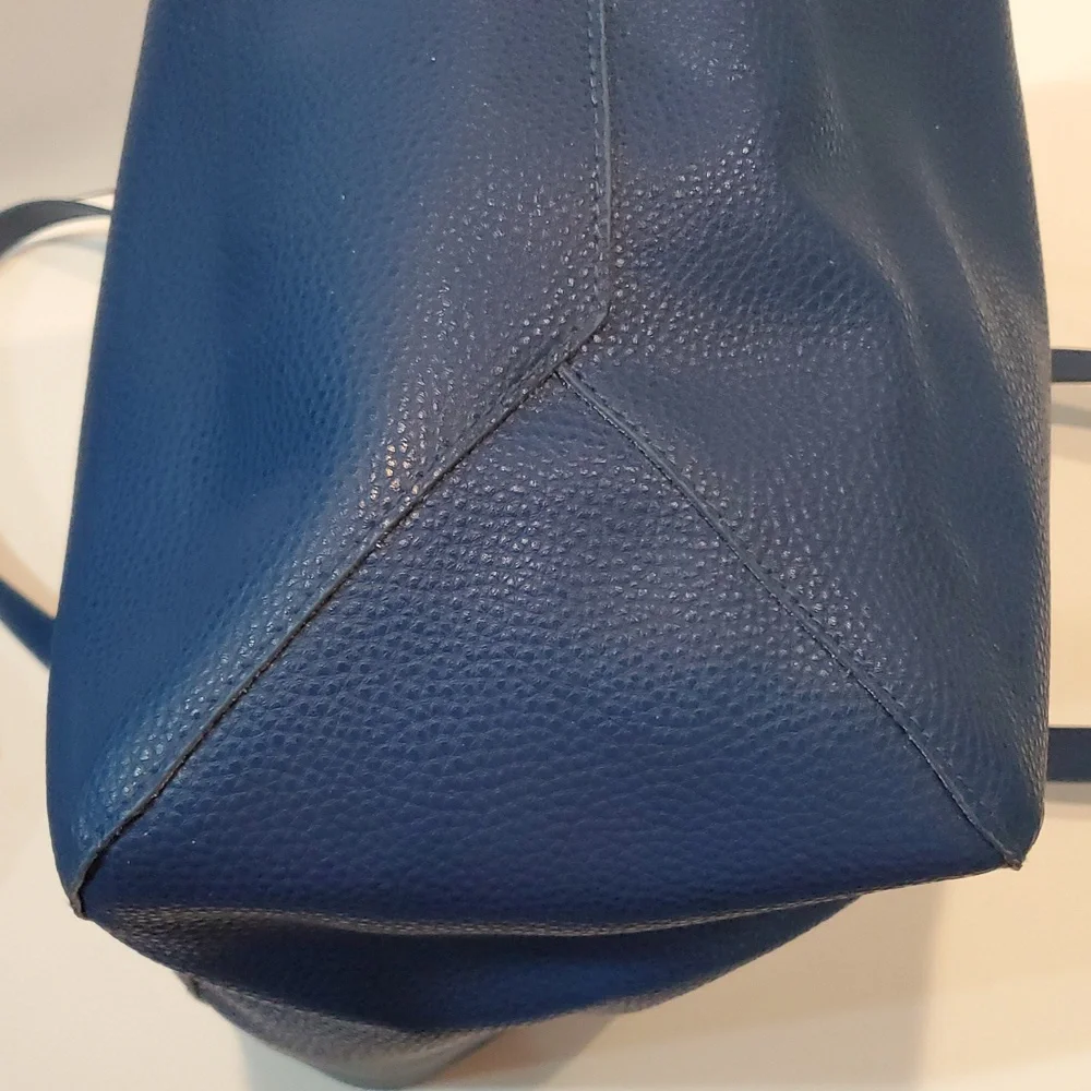 Reversible Blue Tote Bag Pebbled Faux Leather Dark & Light Blue Magnetic Closure